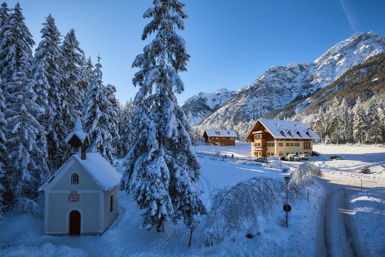 Natura Boutique Chalet Wellness Spa Hotel Dobbiaco Exterior photo