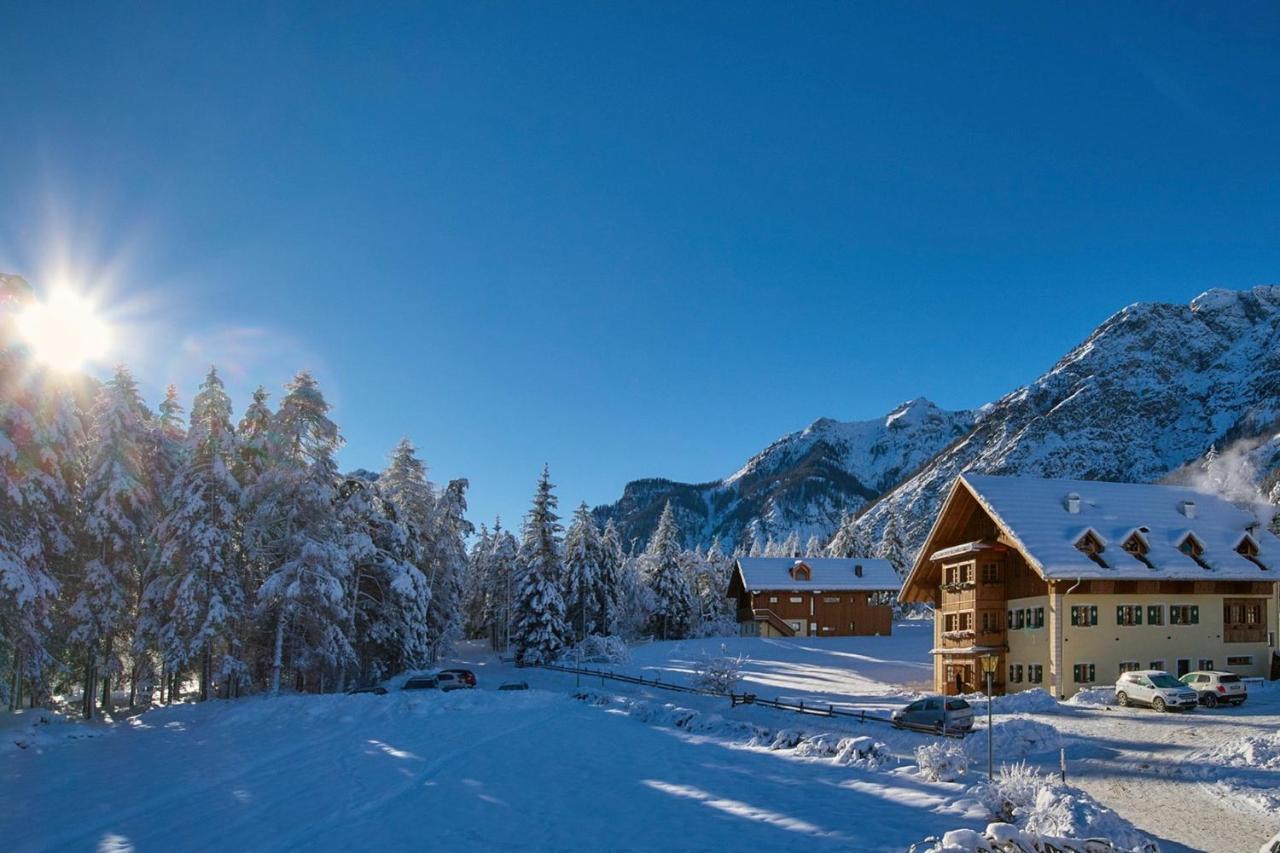 Natura Boutique Chalet Wellness Spa Hotel Dobbiaco Exterior photo